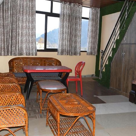 Hotel Mountain View And Rooftop Restaurant Pithorāgarh Eksteriør billede