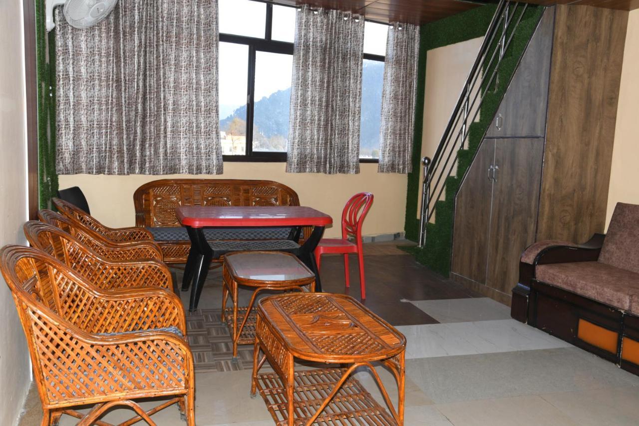 Hotel Mountain View And Rooftop Restaurant Pithorāgarh Eksteriør billede