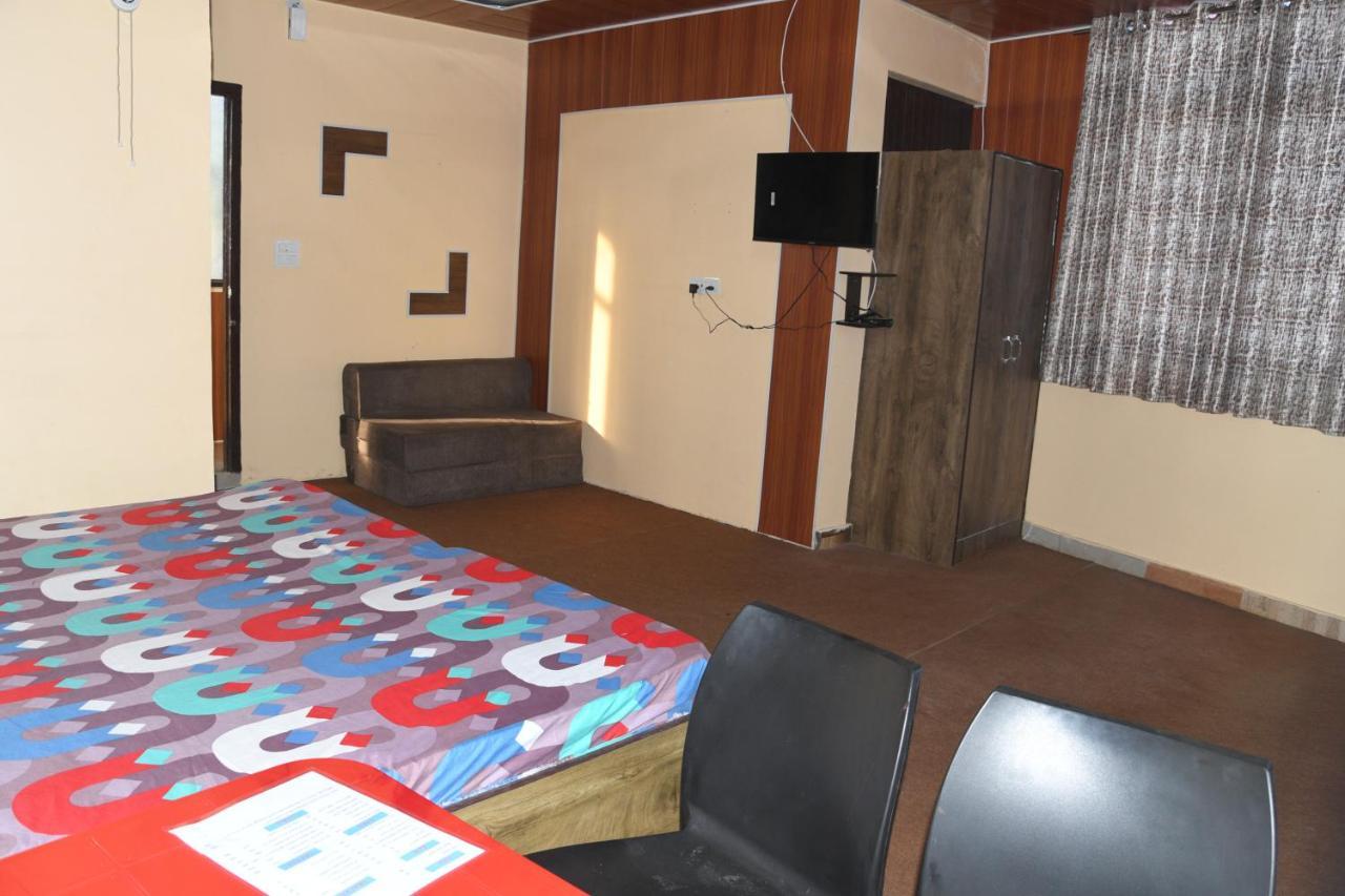 Hotel Mountain View And Rooftop Restaurant Pithorāgarh Eksteriør billede