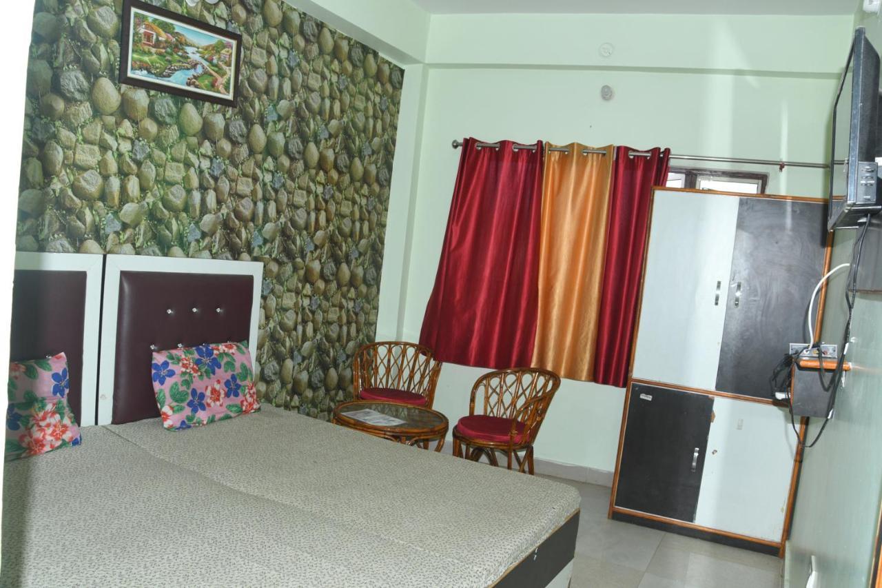 Hotel Mountain View And Rooftop Restaurant Pithorāgarh Eksteriør billede